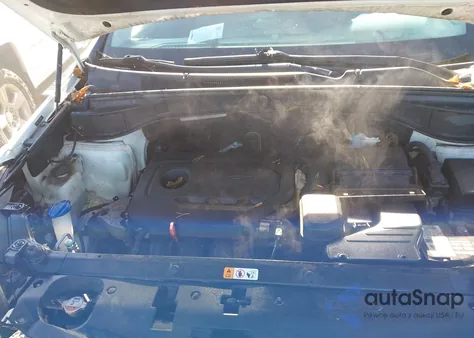 2018 Hyundai Santa Fe Sport 2.4L z USA, uszkodzony, nr VIN 5NMZT3LB2JH079122